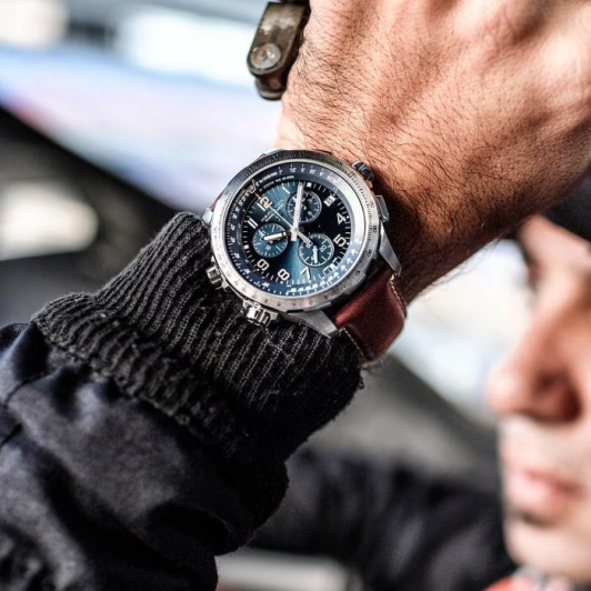 Hamilton Khaki X Wind GMT Chrono Quartz H77922541 4