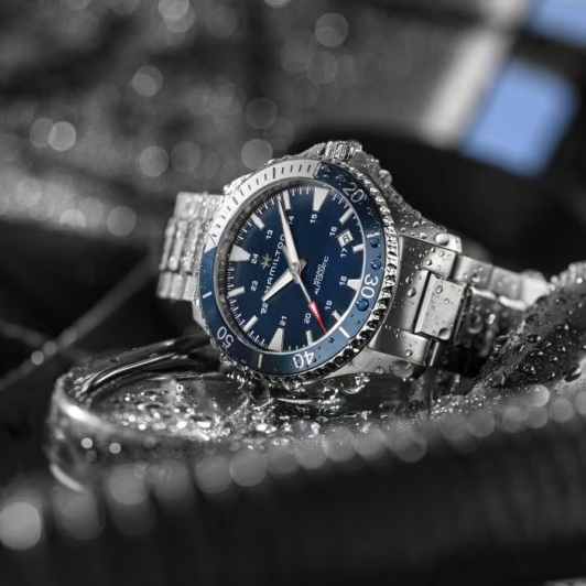 Khaki scuba auto new arrivals