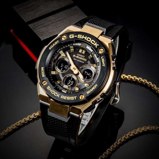 Casio G Shock GST W300G 1A9 4