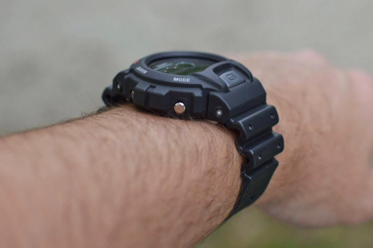Casio G Shock DW 6900 1V 4